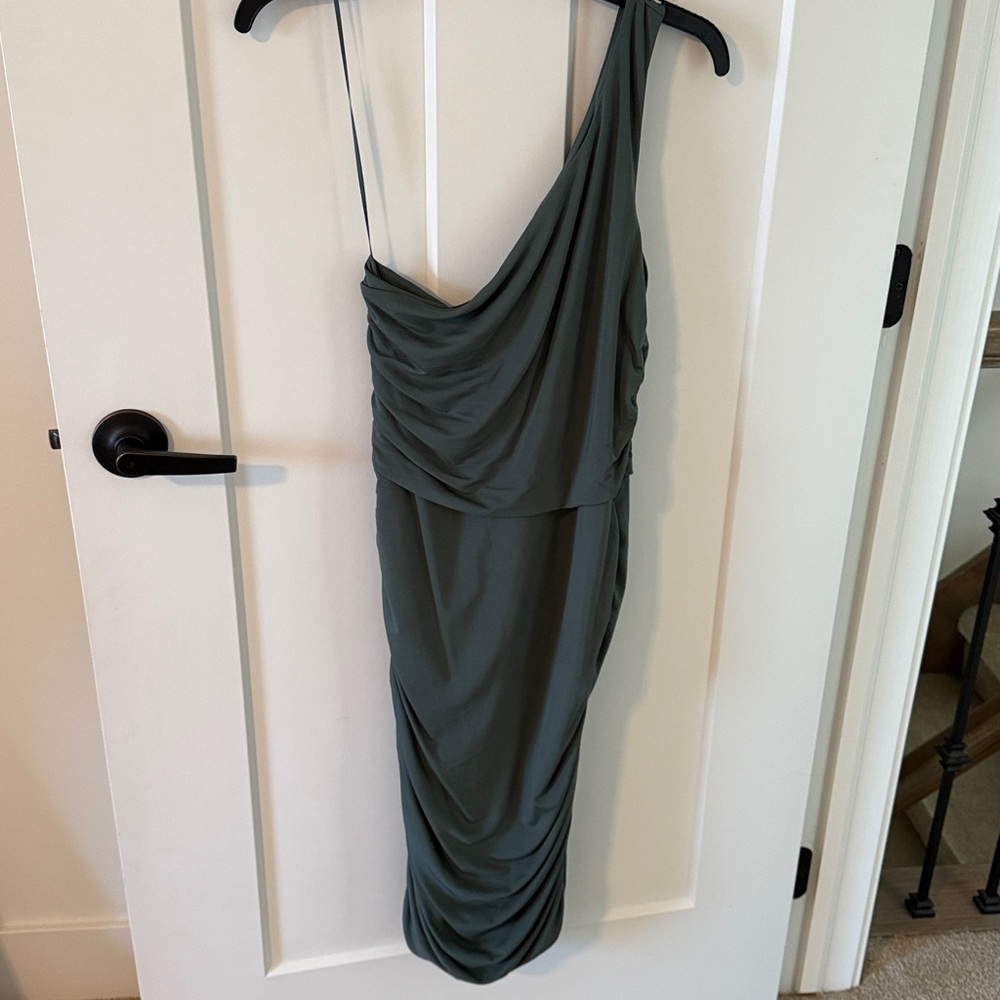 Elegant One-Shoulder Dress